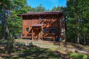 Wooded Cabin Retreat-Lexington, VA